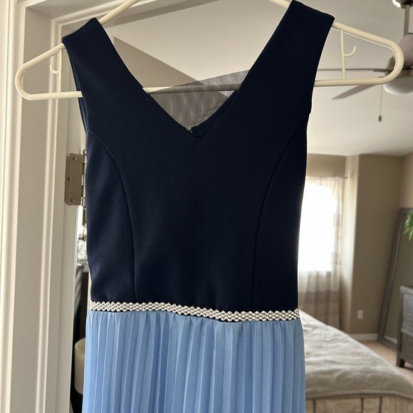 Elegant Navy and Blue Ombre Maxi Dress - Picture 3 of 7